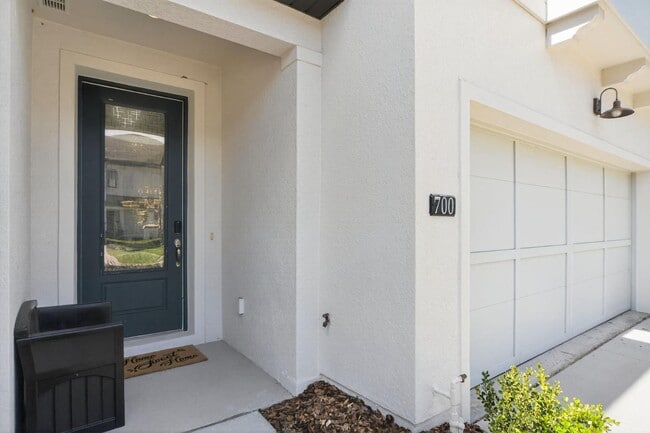 Building Photo - 700 Benoi Dr