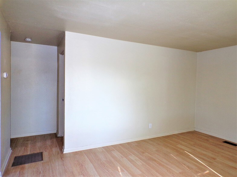 Building Photo - 1125 Dallas St