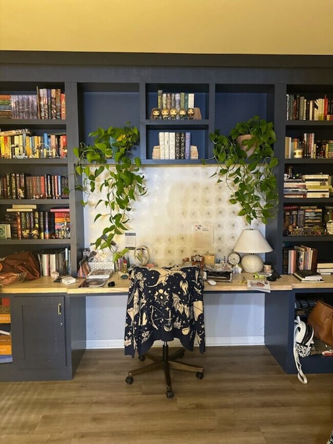 Building Photo - Must See Exceptional 6-Bedroom Home in Tanner Plantation