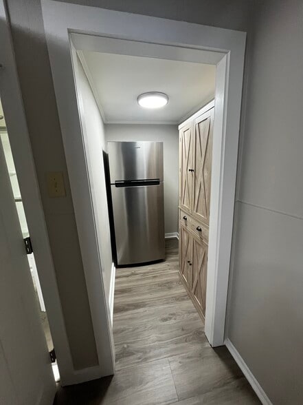 Building Photo - 84 W Main St