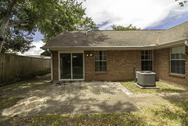 Building Photo - 776 Whitney Dr