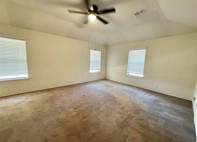 Building Photo - 124 Forest Dr