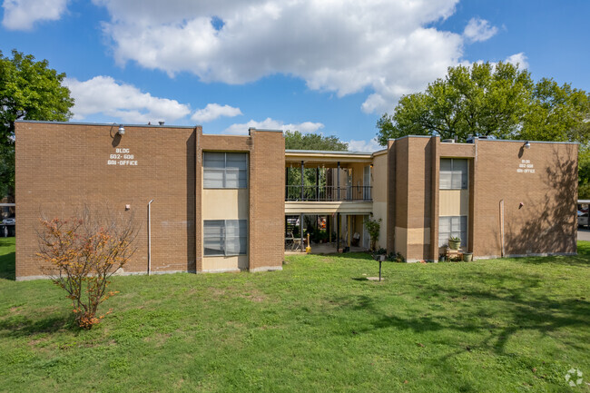 Primary Photo - Riverview Apartments