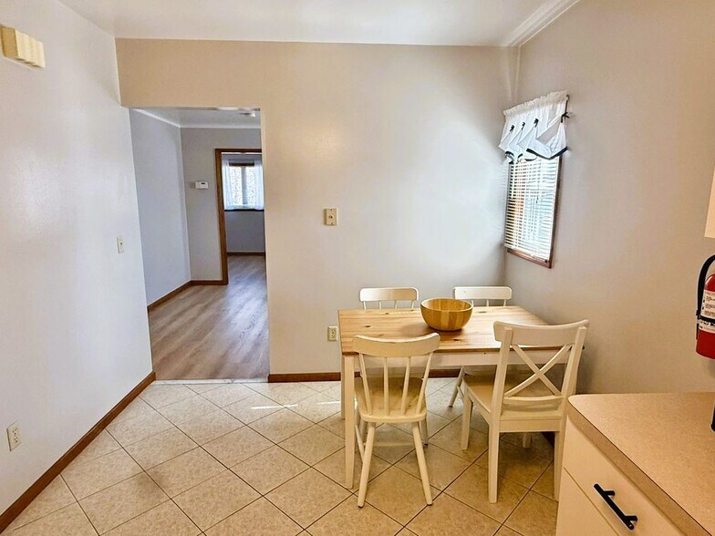 Building Photo - 47 Harding Ct