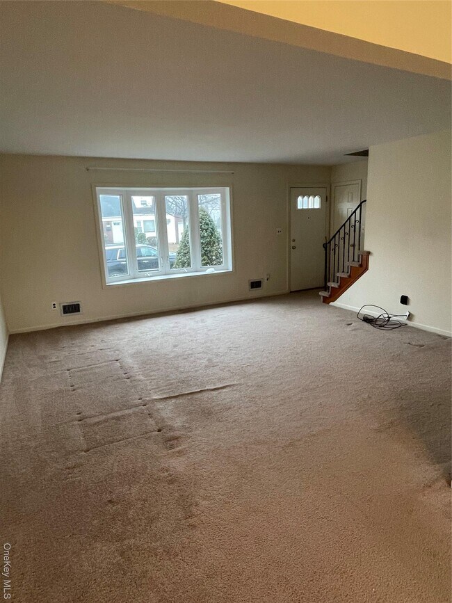 Building Photo - 400 Foch Blvd