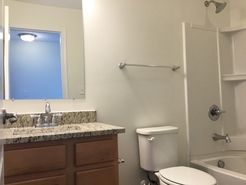 Building Photo - 1395 Apple Farm Dr