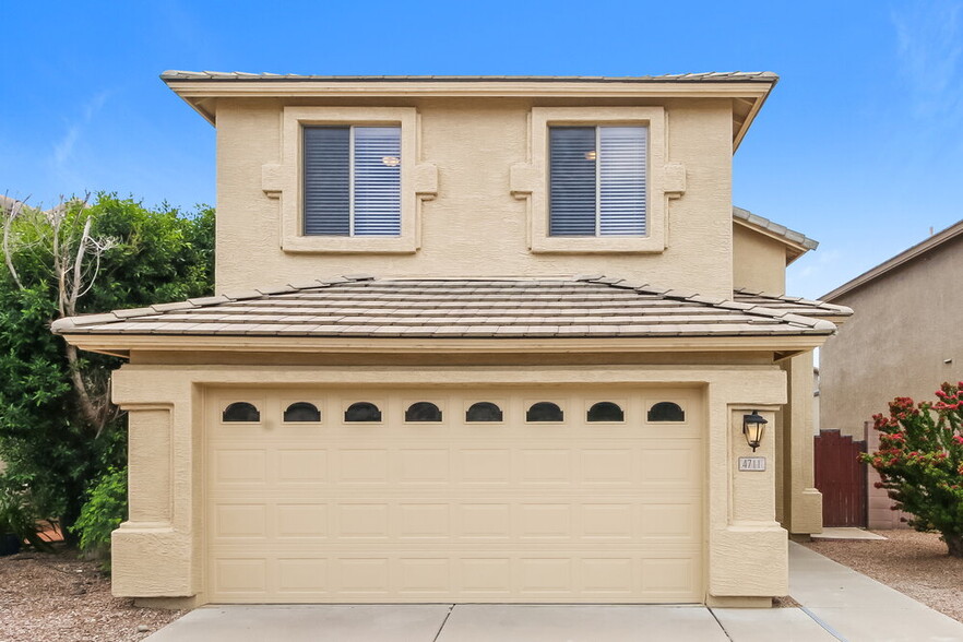 Primary Photo - 4711 E Silverwood Dr
