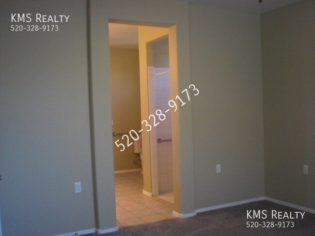 Building Photo - 14013 E Voss St