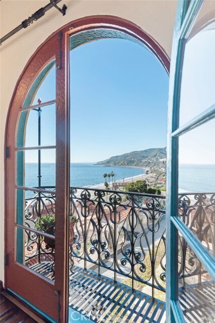 Building Photo - 17501 Castellammare Dr