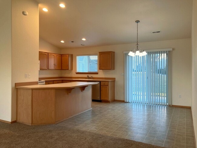 Building Photo - 142 Berkshire Ln