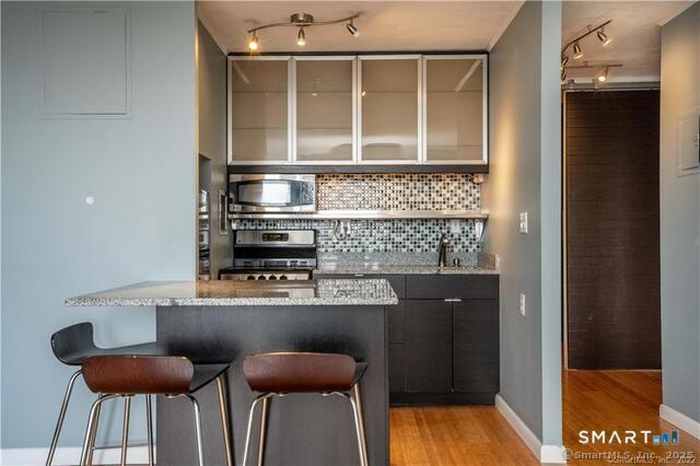 Building Photo - 1 Gold St