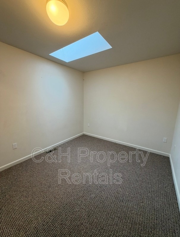 Building Photo - 406 1st St SE