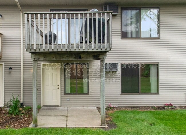 Building Photo - 2908 Earle Ave SW