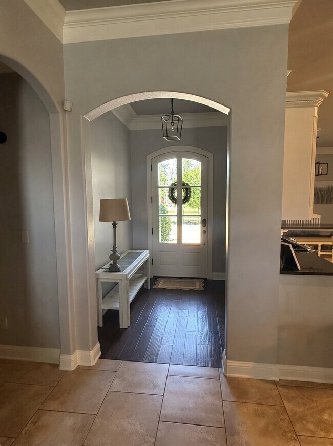 Building Photo - 769 Dumaine Dr