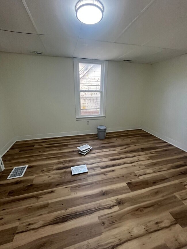 Building Photo - 1813 West Dr