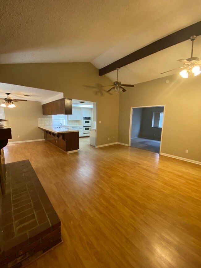 Building Photo - House for Rent