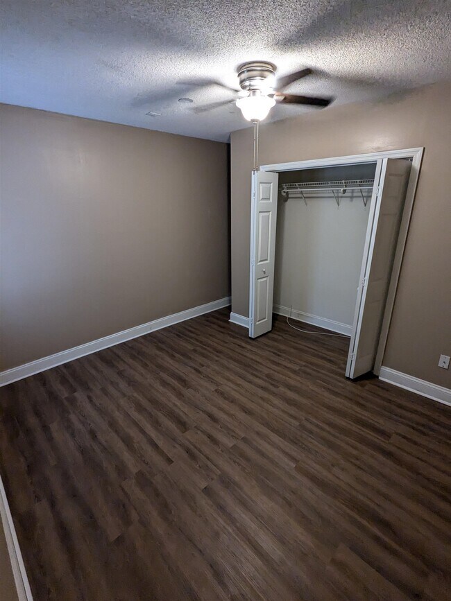 Building Photo - 3100 Dunkeld Ct