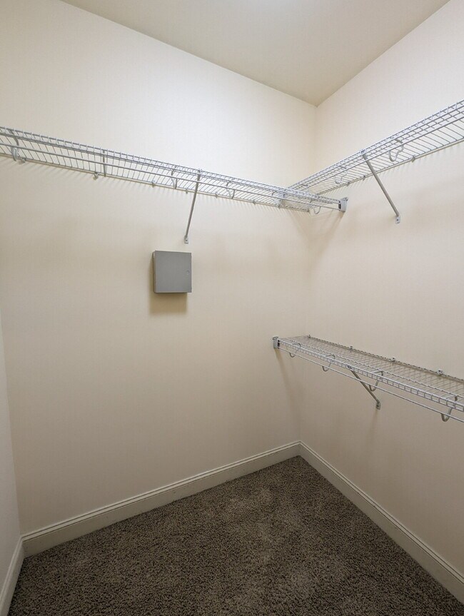 Building Photo - 2495 Old Taylor Rd