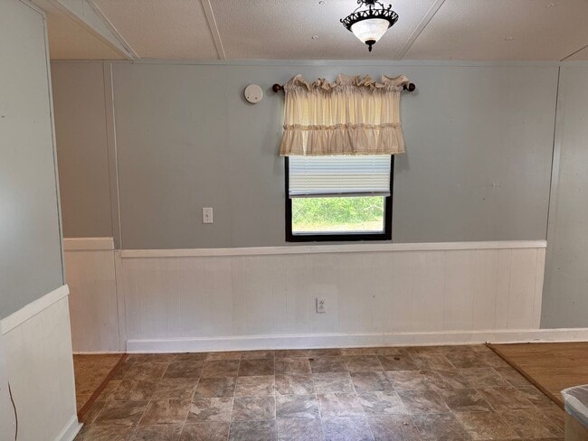 Building Photo - 2 BED, 2 BATH MOBILE HOME LOCATED IN ASHEBORO ON SOUTH LAKE DR!