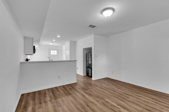 Building Photo - 350 Debus Dr