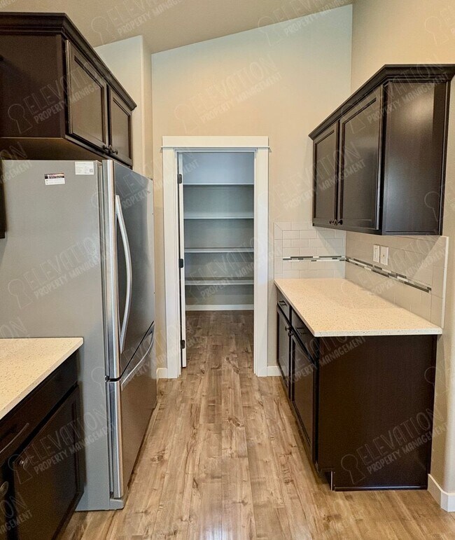 Building Photo - 60868 SE Sweet Pea Dr
