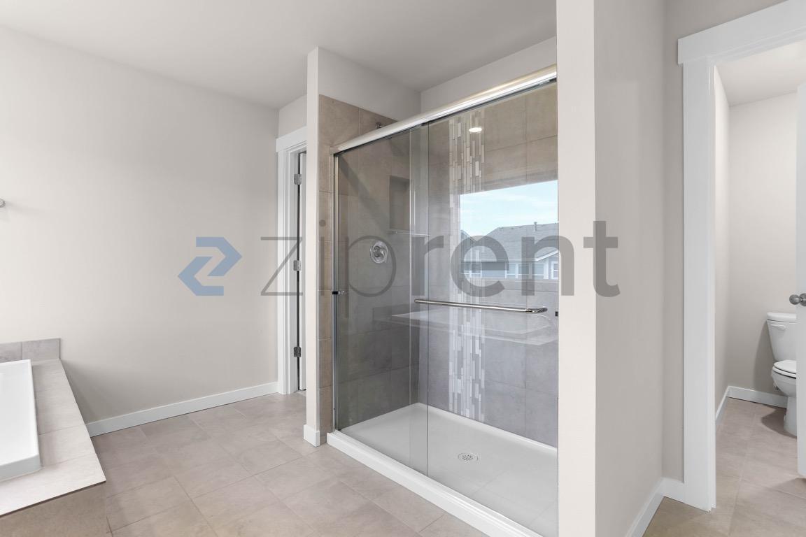 Building Photo - 18823 111th Ave E