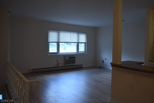 Building Photo - 48 Lincoln Gdns