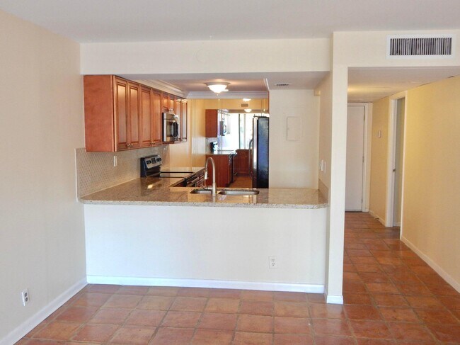 Building Photo - 9 Royal Palm Way