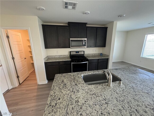 Building Photo - 4929 Finca St