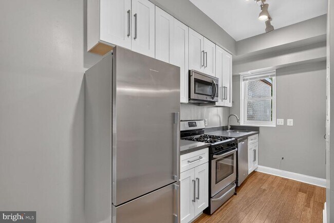 Building Photo - 1932 15th St NW