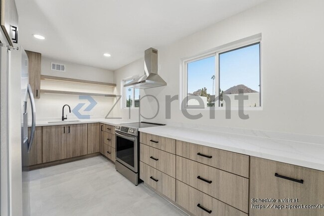 Building Photo - 4142 E Calle Redonda