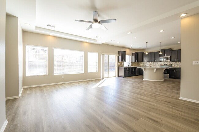 Building Photo - 10558 Worchester St