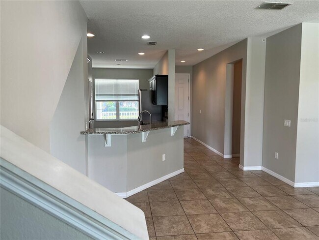 Building Photo - 4850 Poolside Dr