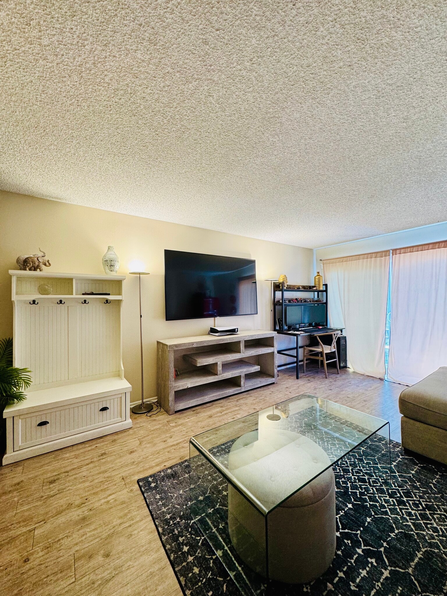 Living Room - 16932 Lilac Lane