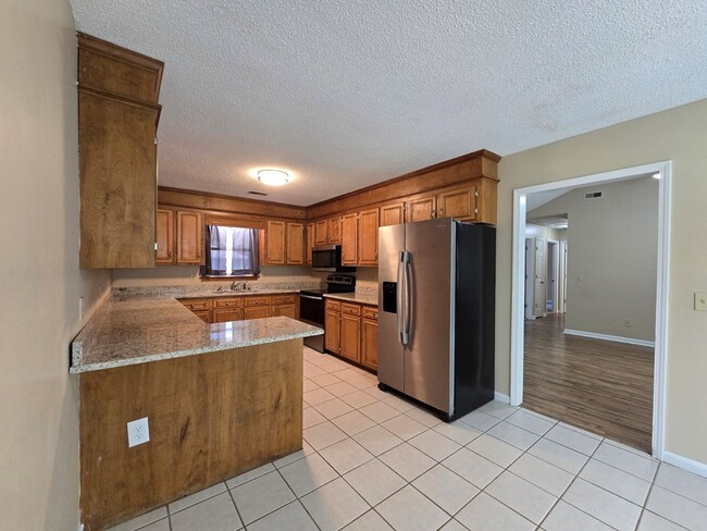 Building Photo - 1520 Crowndale Dr