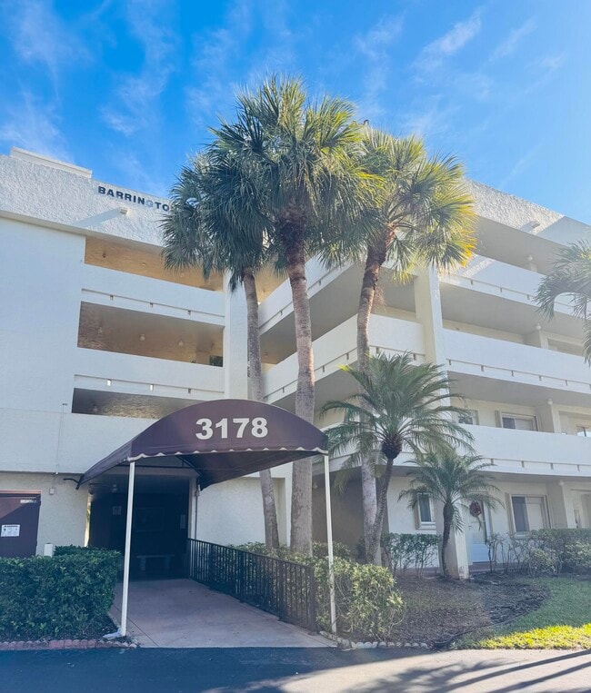 Building Photo - 3178 Via Poinciana