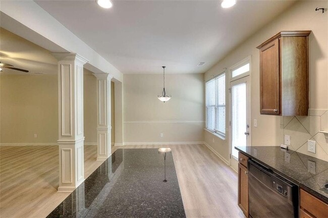 Building Photo - 3702 Brockenhurst Dr