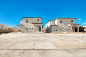 Building Photo - 8945 Robert Dr
