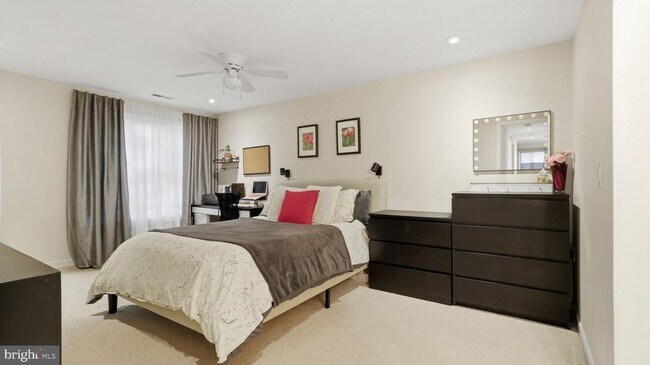 Building Photo - 13201 Chalet Pl