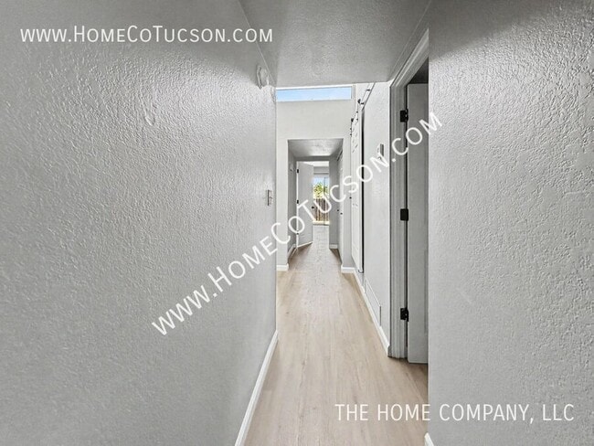 Building Photo - 5108 N Avenida Primera