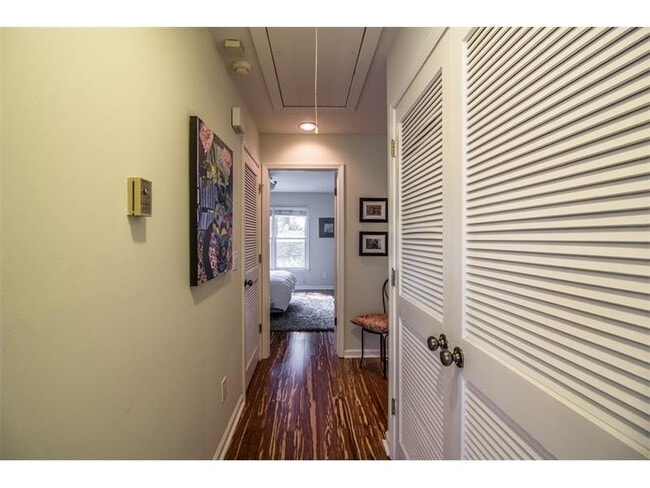 Building Photo - 1516 Howell Mill Rd NW