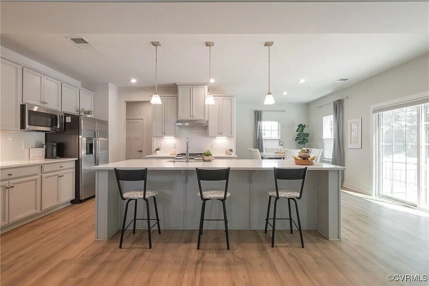 Building Photo - 9332 Janeway Dr