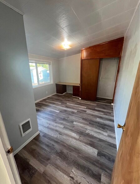 Bedroom 2 - 414 E Broadway St