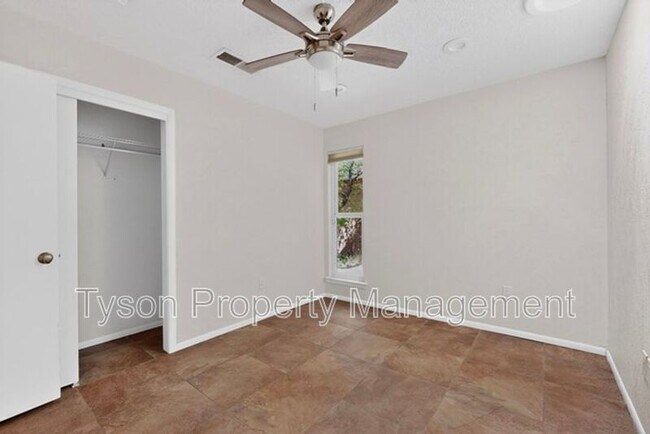Building Photo - 8301 Cherry Hills Dr NE