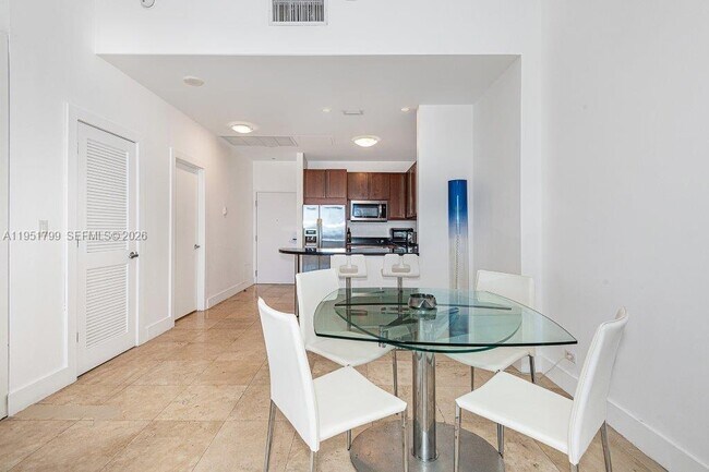 Building Photo - 2301 Collins Ave