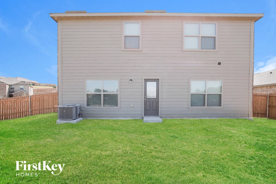 Building Photo - 112 Barbwire Wy