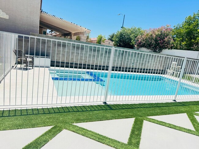Building Photo - 3805 Cool Meadows Dr
