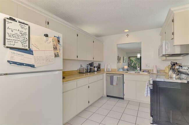 Building Photo - 952 N Beneva Rd