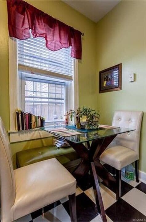 Building Photo - Large 2 Story House, Large Fenced In Yard, Wood Floors, Central Air, Quiet Community