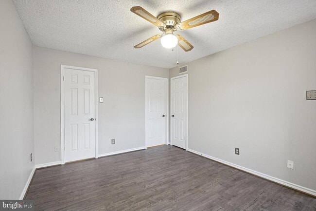 Building Photo - 1536 Lincoln Way